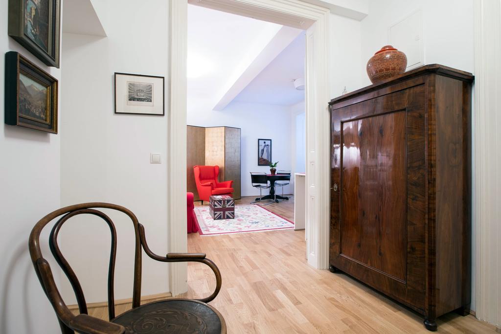 Apartment Schottenring Вена Номер фото